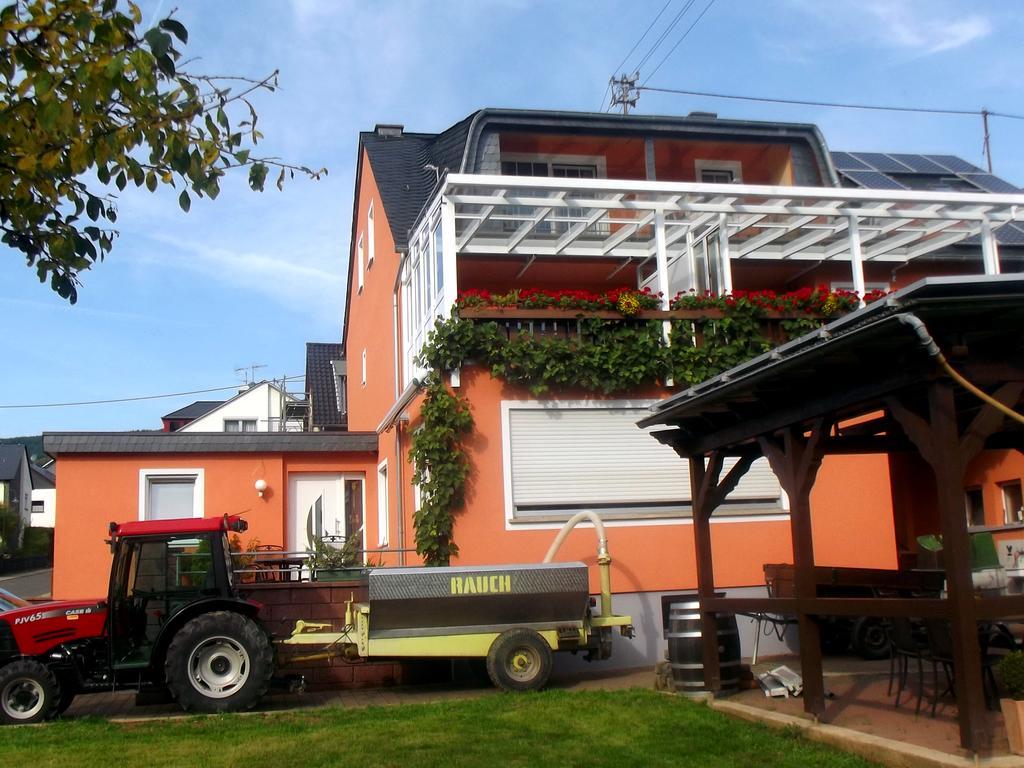 Ferienweingut Rainer Beitzel Hotell Kröv Exteriör bild